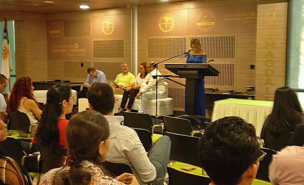 Adela Luna - Presentación de Eventos