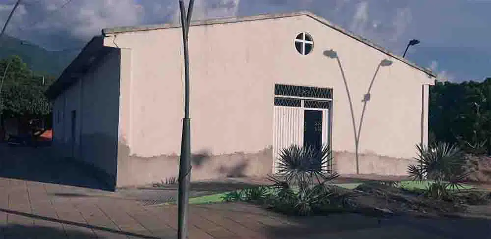 Drummond entrega materiales - Iglesia San Isidro Labrador