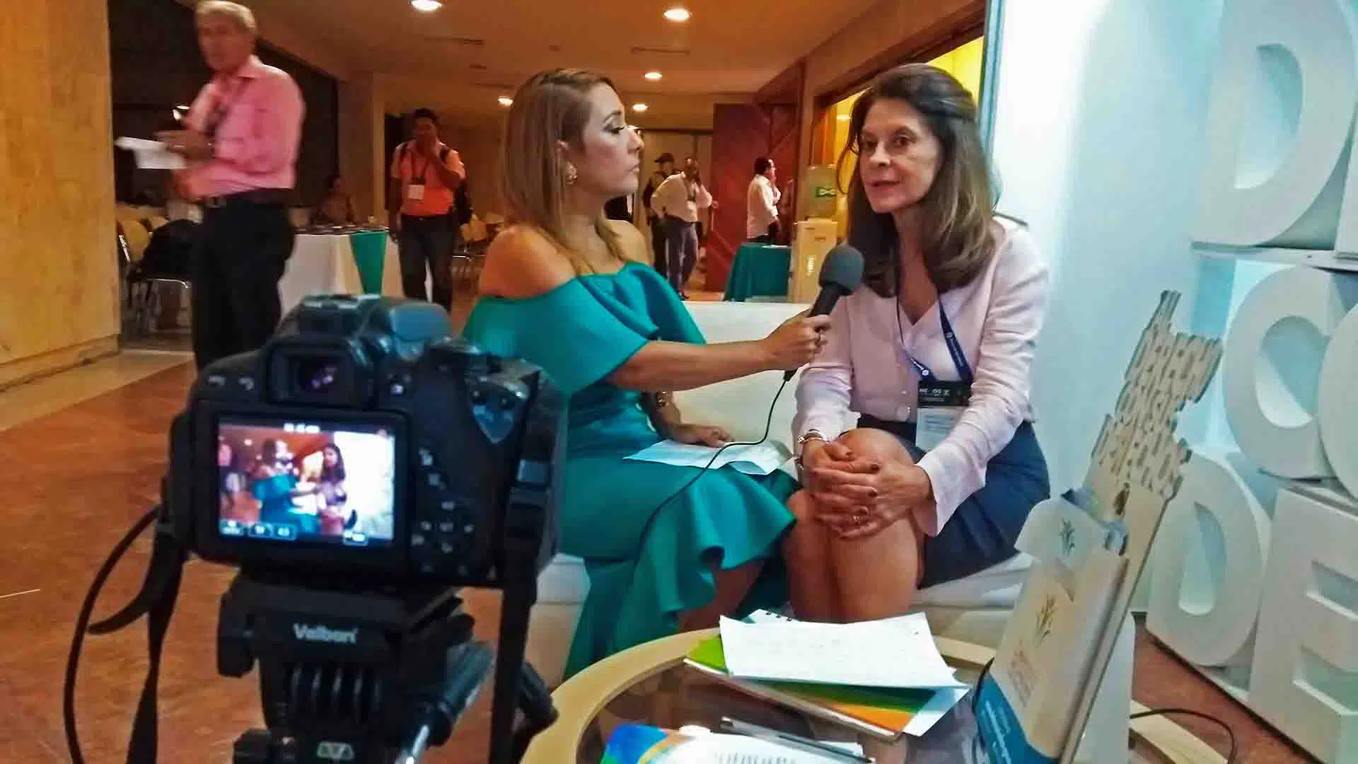Adela Luna - Marta Lucía Ramírez