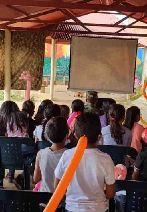 Ejército Nacional realizó jornada recreativa de Cine al Parque en el Magdalena