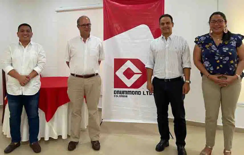 Drummond entrega Beca al Círculo de Periodistas - Valledupar