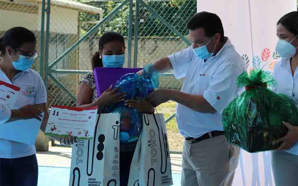 Drummond contriobuyendo a la unión familiar
