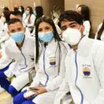 UNIMAGDALENA entregó batas a 49 estudiantes