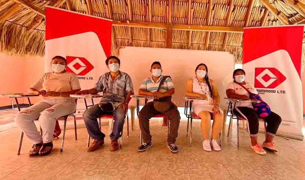 Drummond Ltd. entrega pupitres a la etnia Yukpa en el municipio de Becerril, Cesar