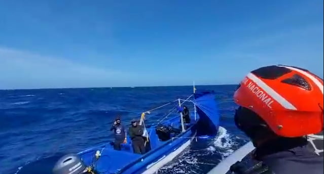 Rescatados cuatro pescadores