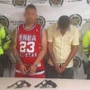 les encontraron dos revólveres