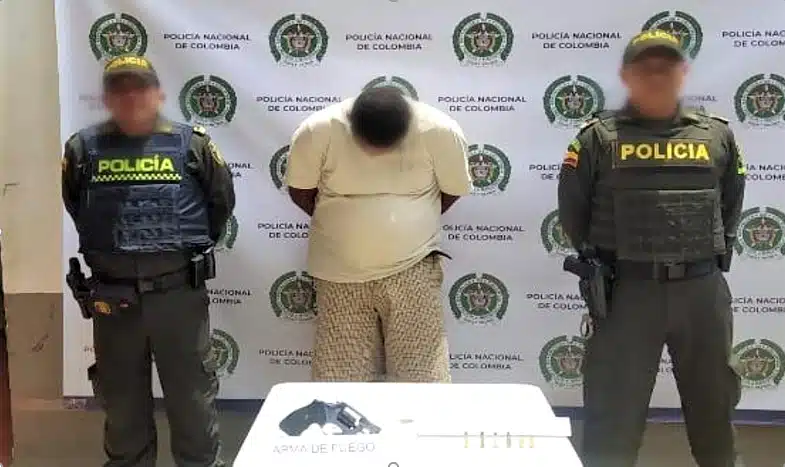 Capturado en Salamina hombre con un revólver y munición ilegal