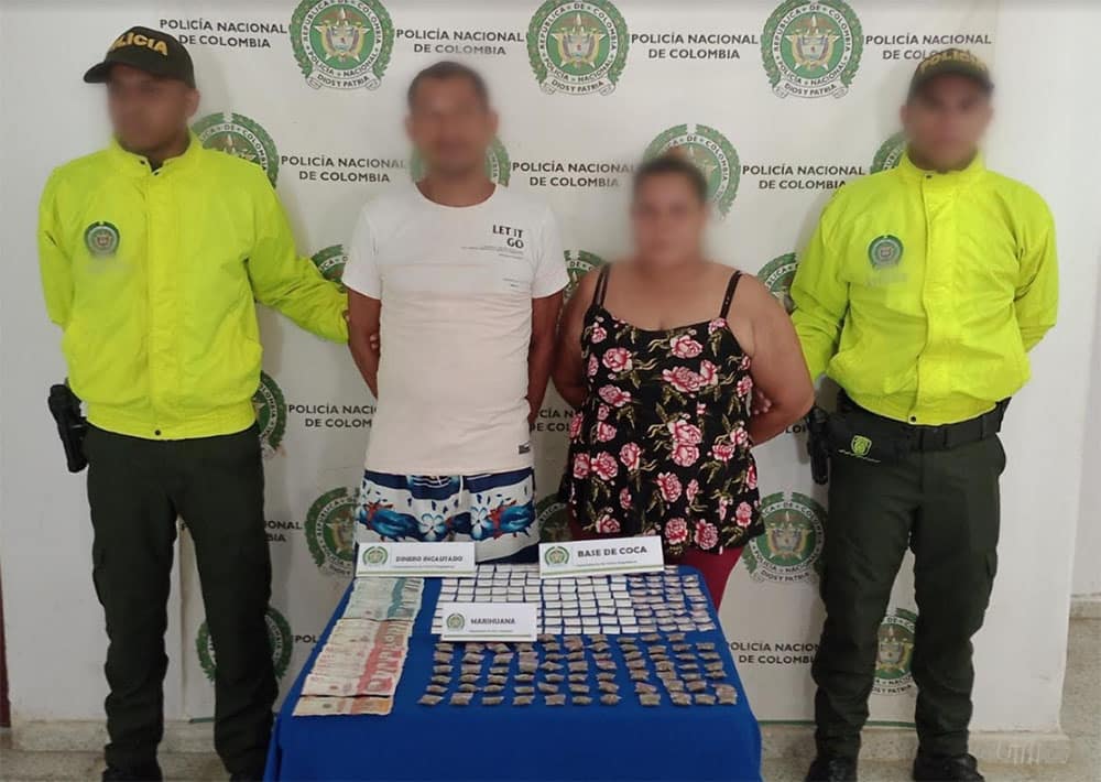 Dos personas capturadas y 213 dosis de droga incautadas