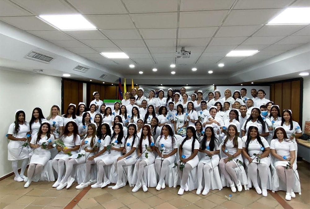Unimagdalena - 56 estudiantes reciben distintivos como enfermeros