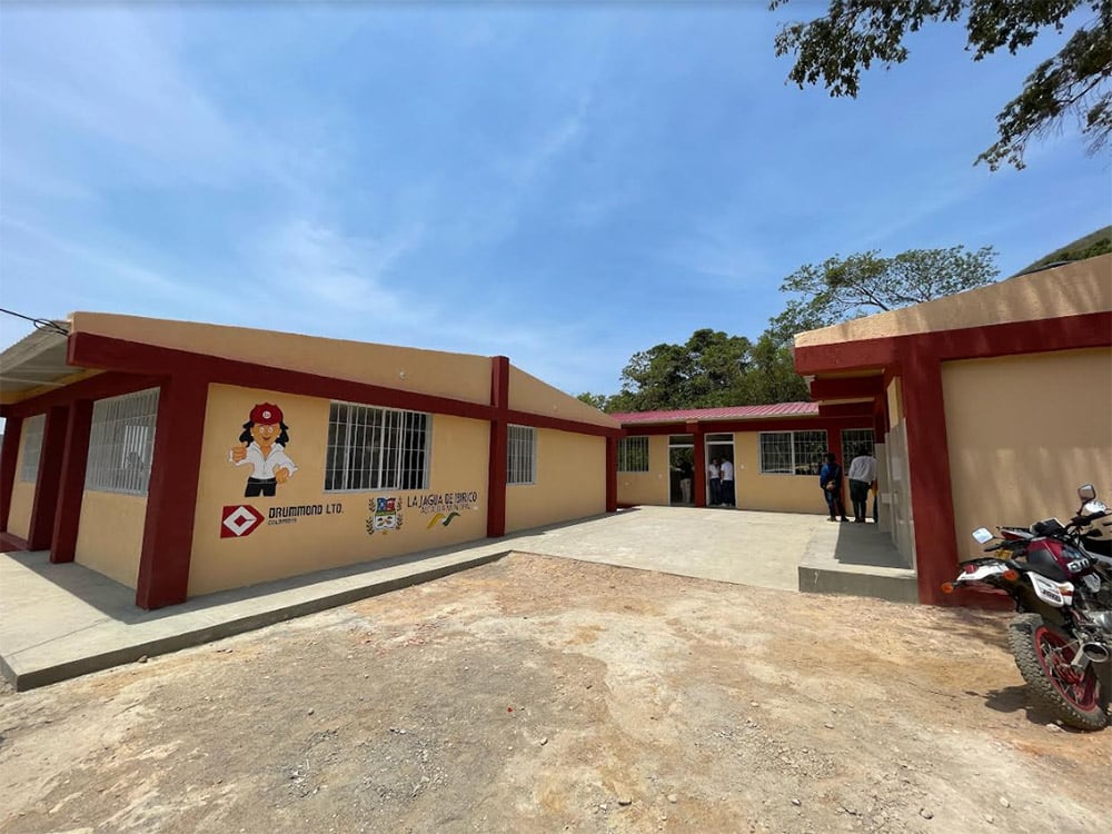 Drummond entrega escuela en zona rural de La Jagua de Ibirico