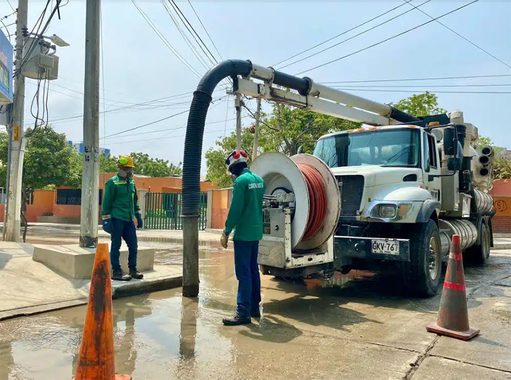 Essmar E.S.P. controla contingencia por fuga en El Rodadero
