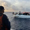 Armada de Colombia rescata a cinco pescadores