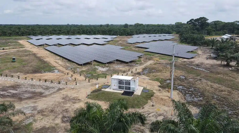 Gremca inaugura parque solar en Cesar
