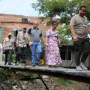 Carlos Pinedo inicia construcción del puente peatonal en Villa Leidy