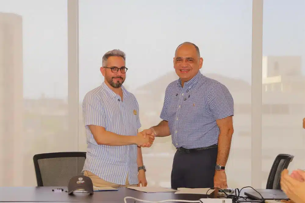 Firma del histórico convenio para solucionar el problema del acueducto y alcantarillado