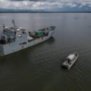 Armada de Colombia transportó planta eléctrica para la comunidad de Acandí