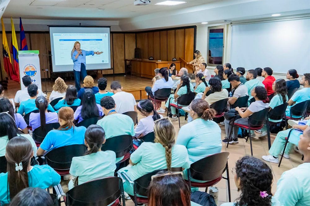 UNIMAGDALENA consolida alianza estratégica con el ICFES