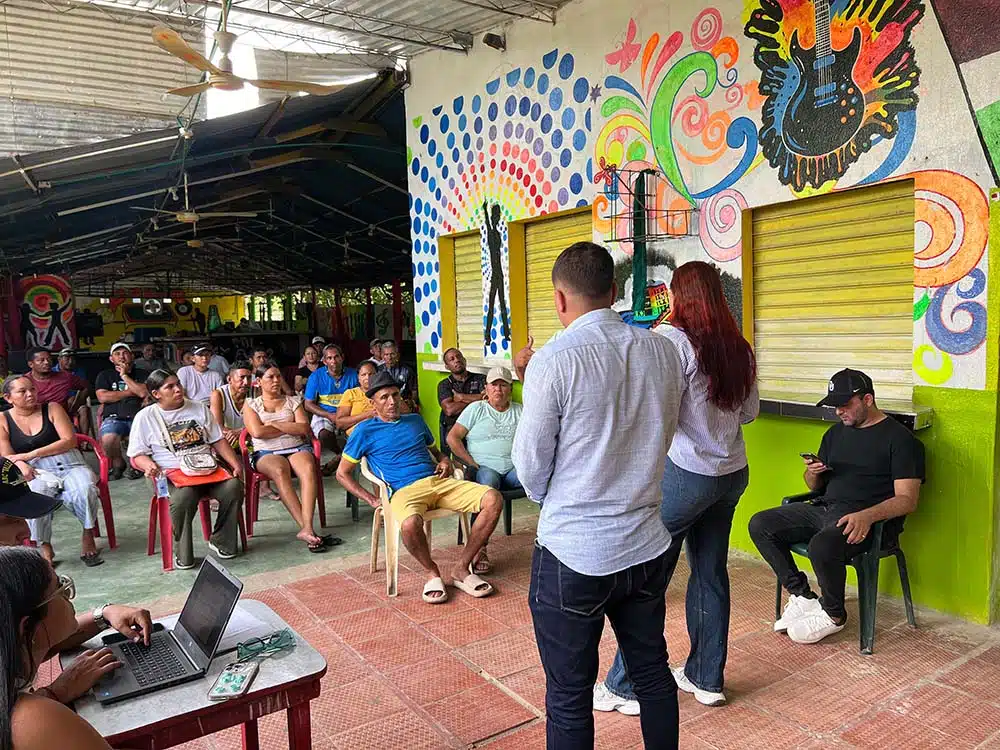 Trabajo conjunto de Air-e Intervenida, Alcaldía de Tenerife y la comunidad de San Luis