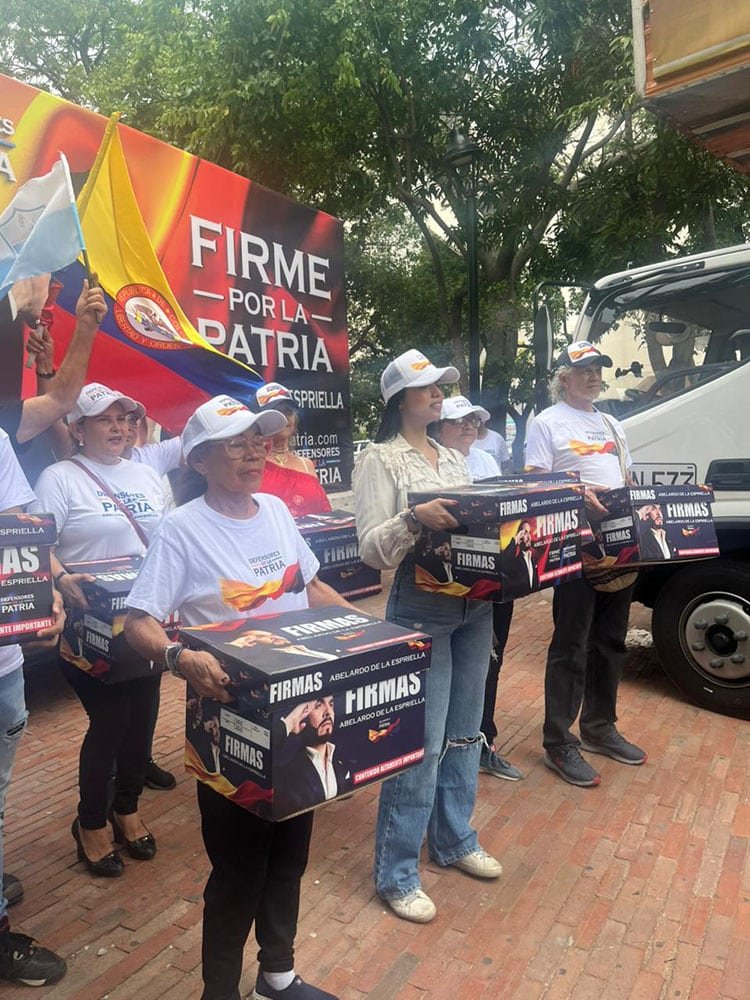 Crece el respaldo a De La Espriella con el apoyo de Santa Marta y Ciénaga superando los 4 millones de firmas