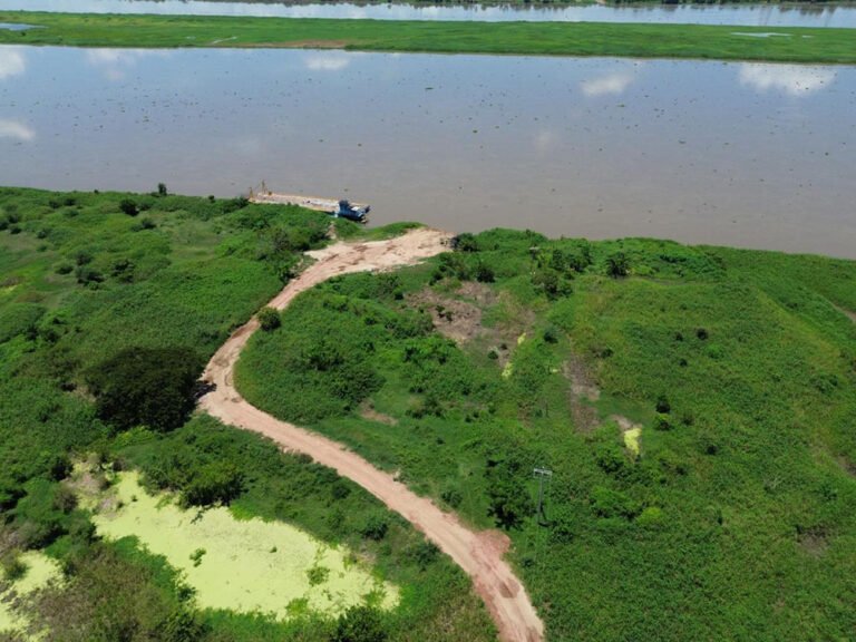 Corpamag adopta medidas provisionales del punto fluvial en el km 3.5 de la Vía Salamina–Guaimaro