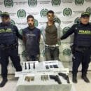 Capturan en flagrancia a dos sujetos con una pistola y un revólver